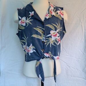 Shaver Lake Hawaiian Print Denim Tie-Front, Collared Sleeveless Top